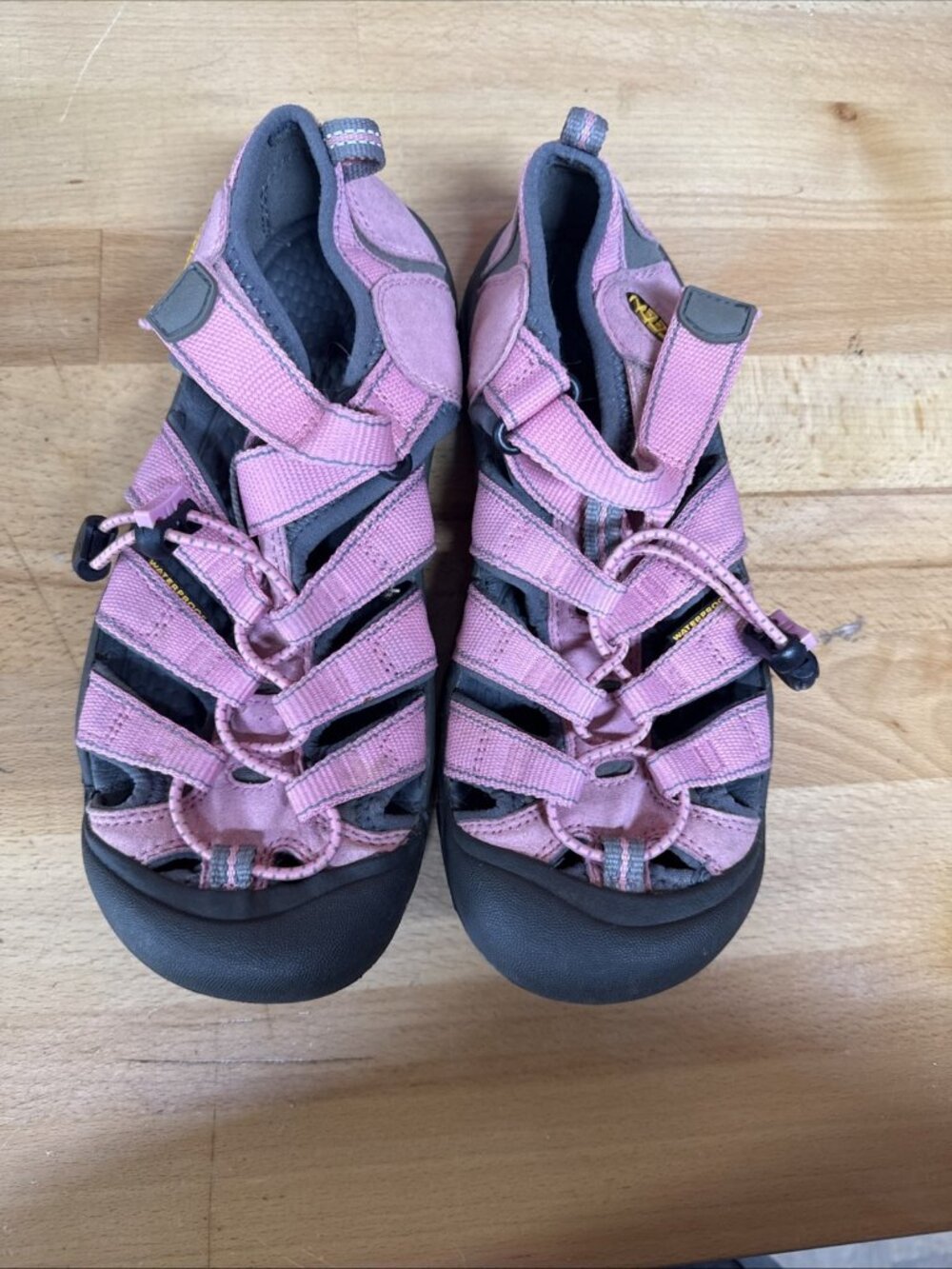Keen Girls Newport H2 Jr Waterproof Hiking Shoes Pink Sz 4 Sport Outdoor 1014267